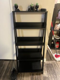 Black 5-Tier Ladder Bookshelf