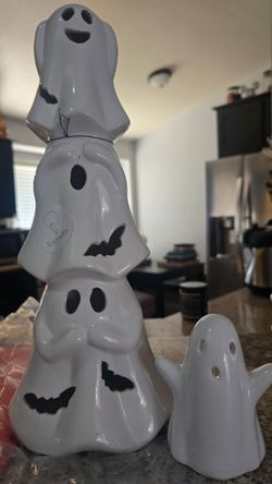 Halloween ghost statue
