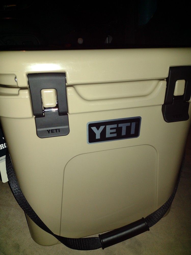 Yeti -Desert Tan-24 Quart Roadie Hard Cooler