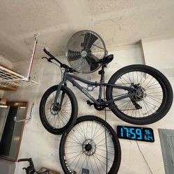 Co-op Cycles REV 24 Kids REI Mountain Bike - Great Condition!
