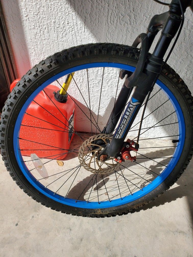 Genesis V2100 26 Mountain Bike Black/Blue