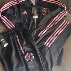 Adidas Mens Tracksuits fútbol Size Large And XL No Trade 