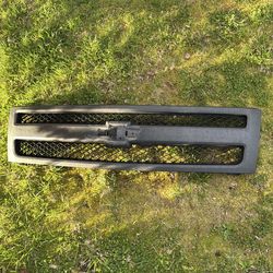 07-13 Chevy Silverado 1500 grill.