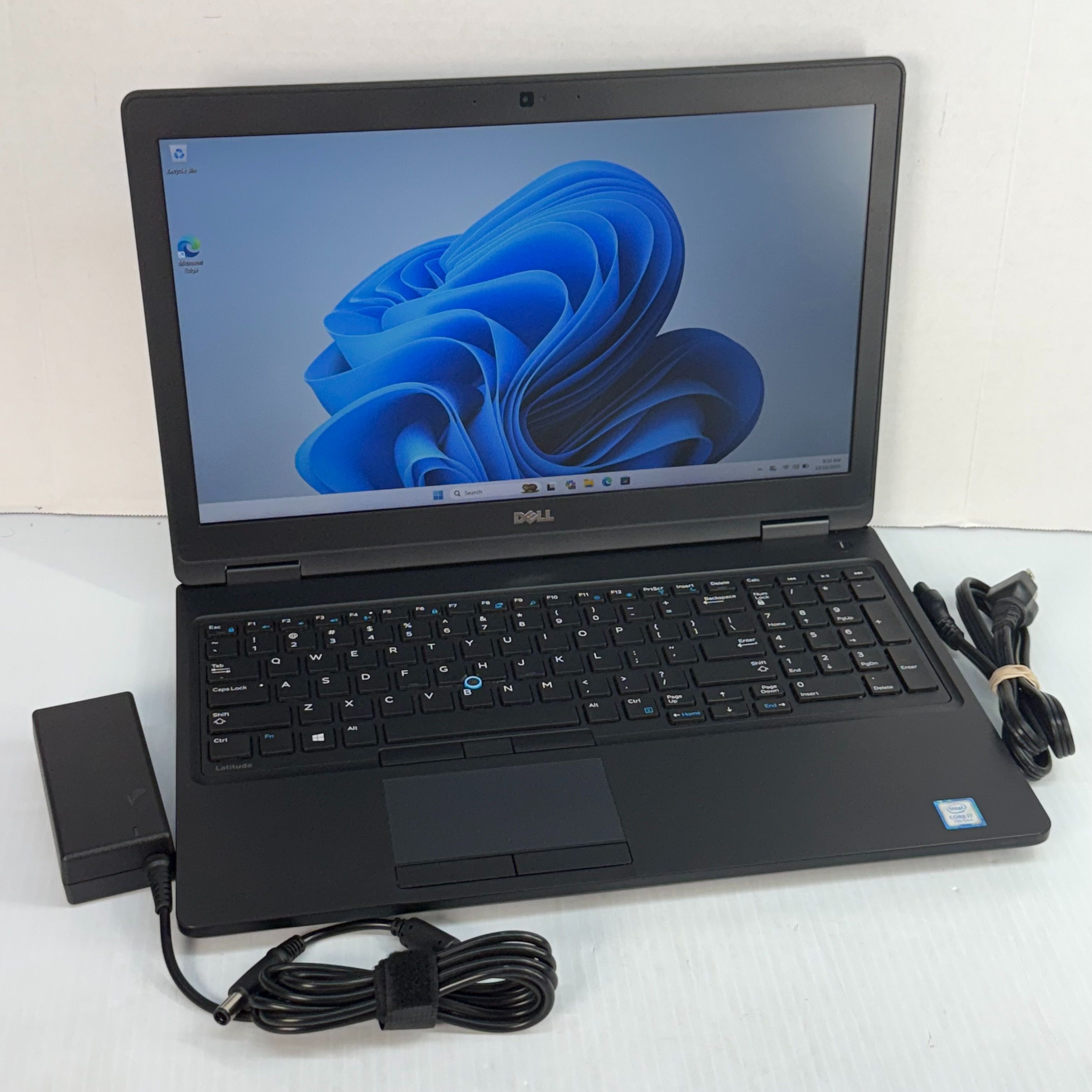 Dell Latitude 5580 i7-7820HQ 15.6" Windows 11 Pro Laptop 512GB SSD 16GB RAM