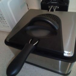 4.7 Liter Chefman Deepfrier 