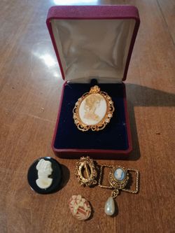 Small collection of cameo brooches