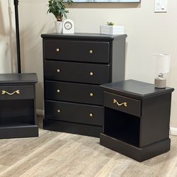 Dresser & Nightstands