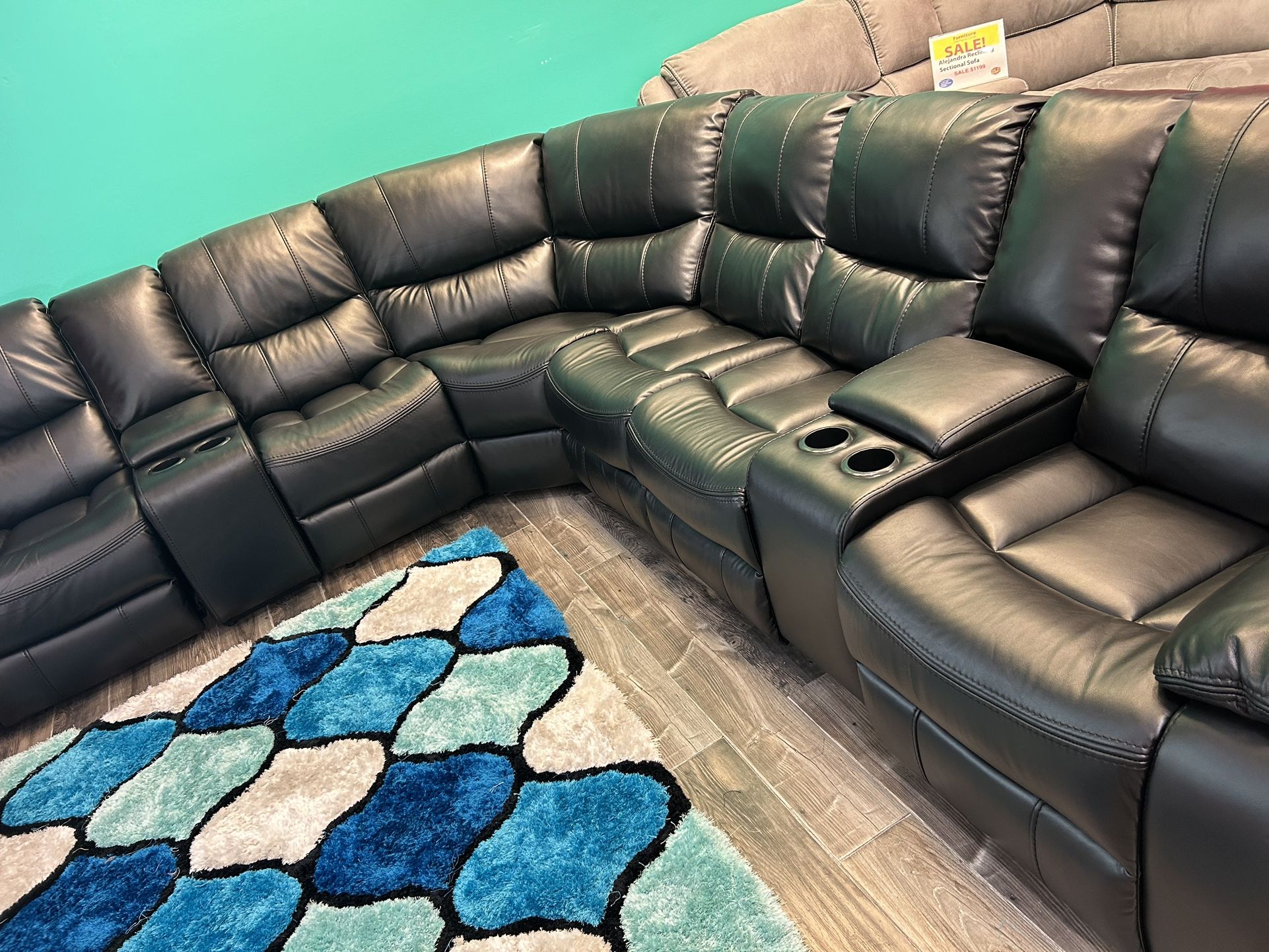 Black Madrid Sectional $1GYS