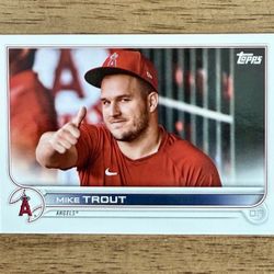 2022 Topps Series 1 MIKE TROUT SP Photo Variation #27 Thumbs Up LA Angels