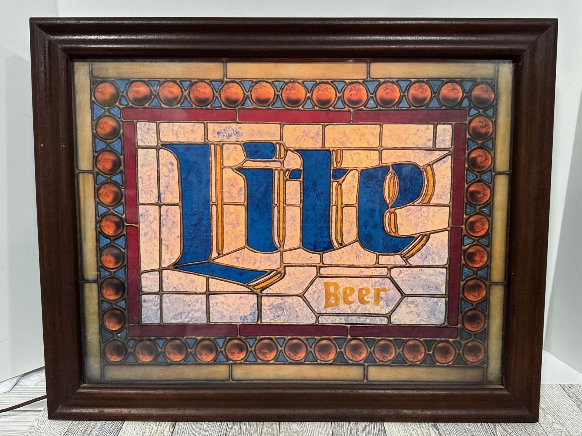 Vintage Miller Lite Beer Plastic Stained Glass Wood Frame Bar Light 21x16x5”