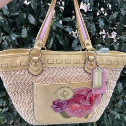 Coach Poppy Straw Appliqué 2010 