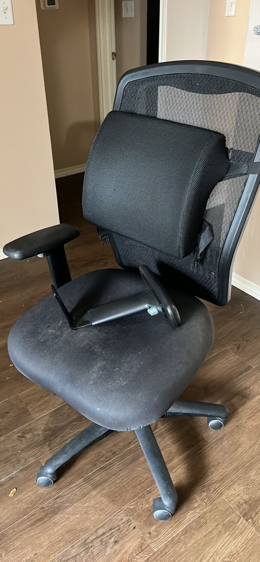 Office Chair With Free Back Rest 