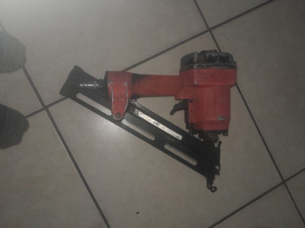 Husky Numatic Finish Nailer