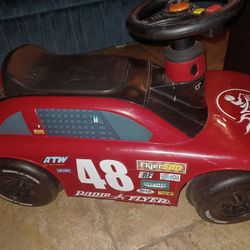 Radio FLYER KIDS RIDE ON Car