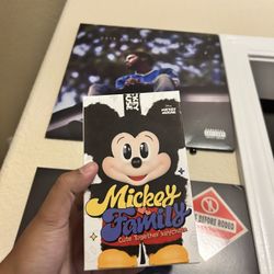 MICKEY FAMILY KEYCHAIN POPMART