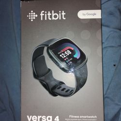 Fitbit VERSA 4 