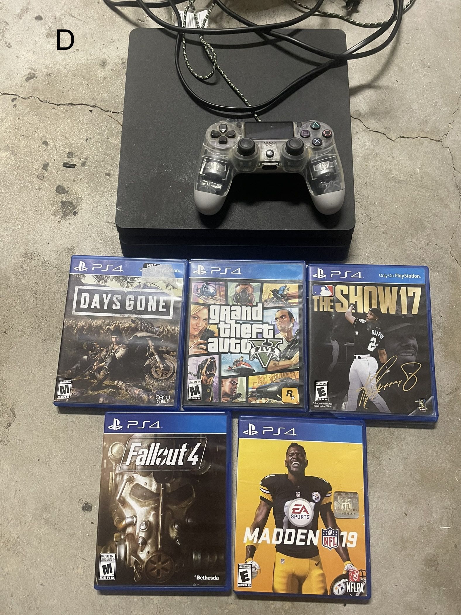 PlayStation 4 Slim Bundle (D)