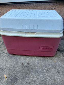 Rubbermaid cooler