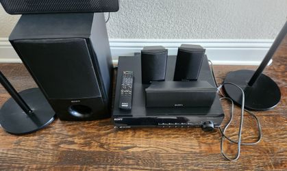 Sony home theatre system DAV HDX 589W