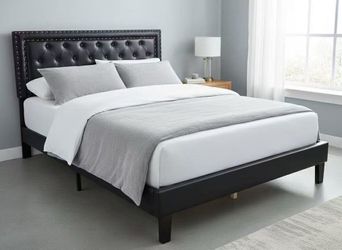 BRAND NEW QUEEN SIZE PLATFORM BED WITH PLUSH MATTRESS (FREE DELIVERY)