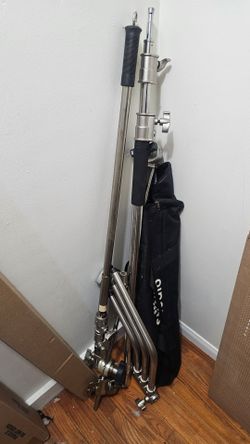 C stand with boom arm, head and grip