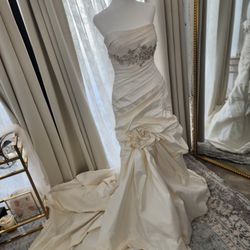 Casablanca Bridal 
