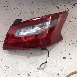 2018 Nissan Altima Rt Rear Tail Lamp