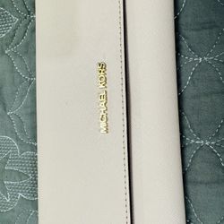 Michael Kors Pink Wallet