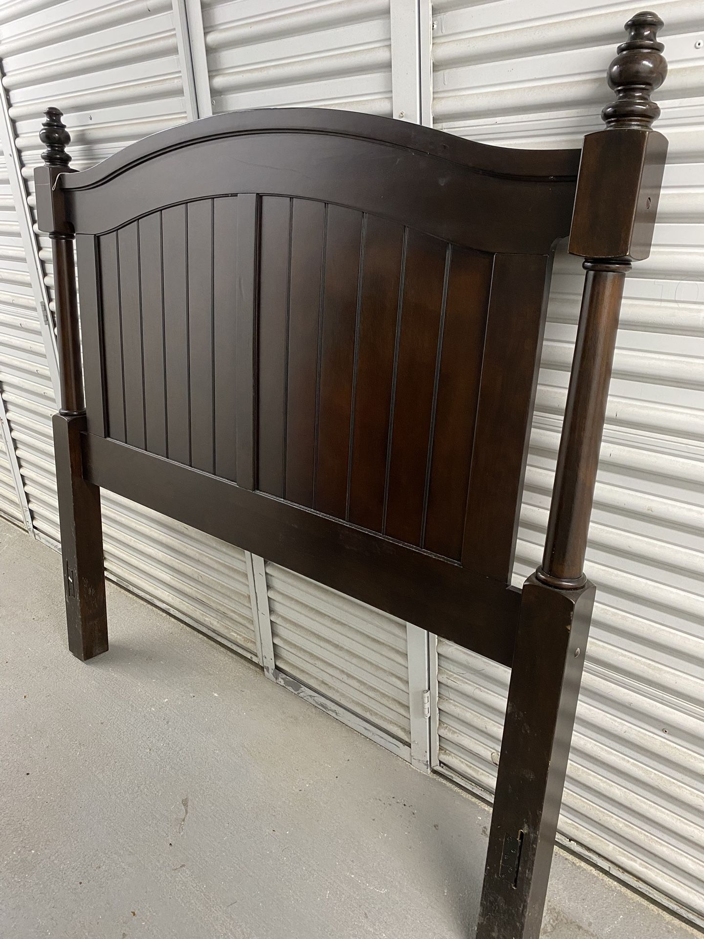 Queen bed set with nightstand & dresser