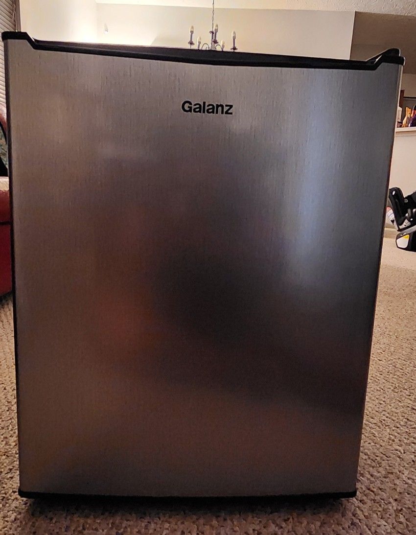 Galanz 2.7 Cu ft Stainless Steel Mini Fridge