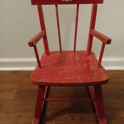 VINTAGE CHILD'S ROCKING CHAIR 
