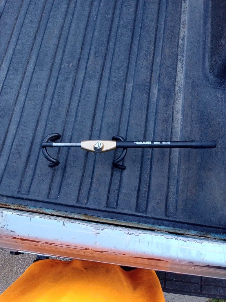 Club Twin Hook Steering Wheel Lock