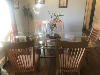 DINNING ROOM SET & BAR
