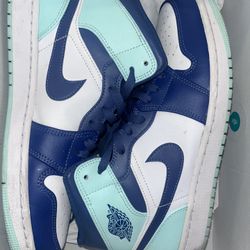 Air Jordan 8 Retro WNTR