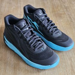 BASKETBALL SHOES