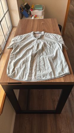 Levi’s Short Sleeve Dress Shirt Size L