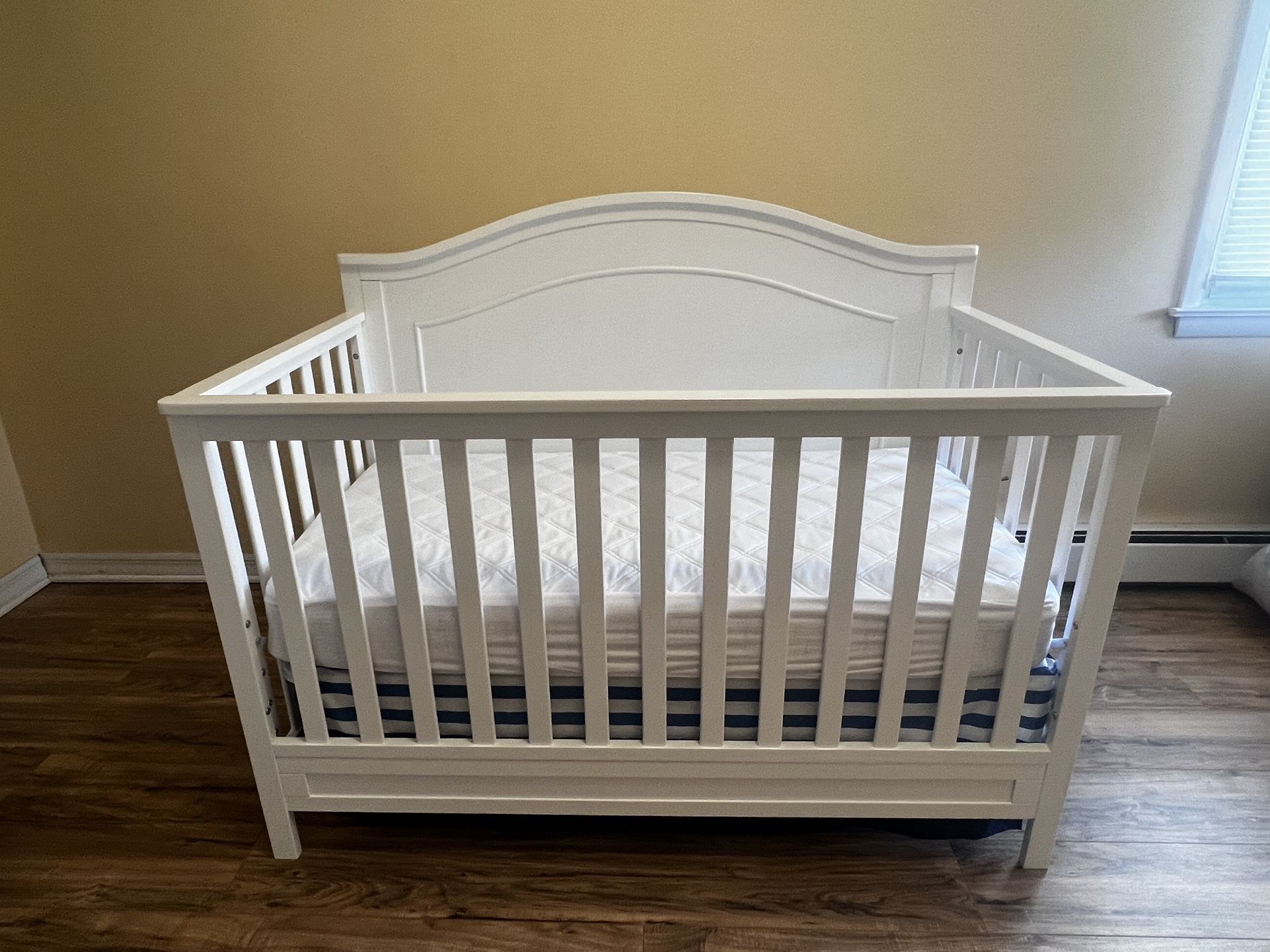 Baby Crib + Mattress 