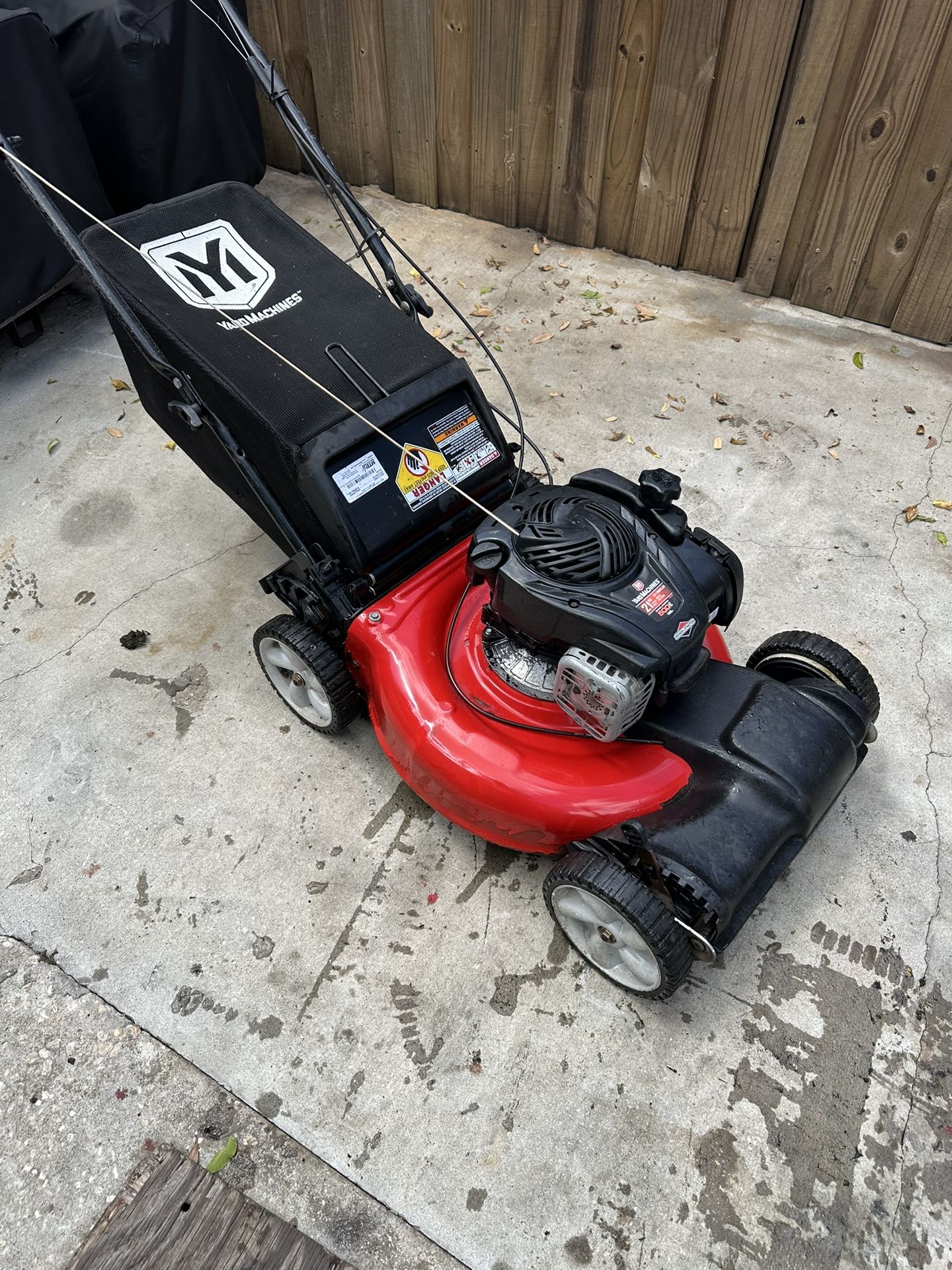 YardMachine Self Propelled Mower READ DESCRIPTION