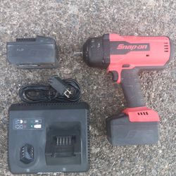 Snap-on 1/2in Cordless Impact Vgood Condition. 2 Batteries & Charger. For Pick Up Fremont Seattle. No Low Ball Offers Please. No Trades. 