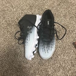 Under Armour Men's Spotlight Franchise 4.0 RM Football Cleats