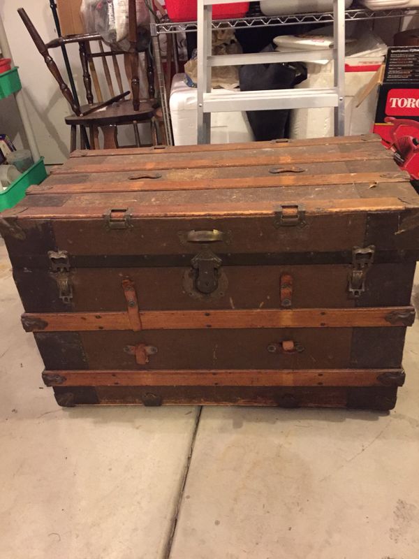 Old/antique wooden steamer trunk for Sale in Orland Hills, IL - OfferUp