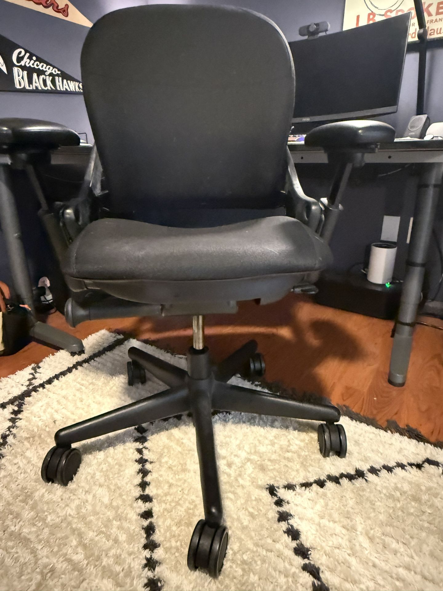 Amazing Steele Case Office Chair