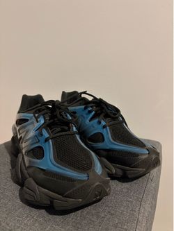 New Balance 9060 Navy Black Blue Low Top Lace-Up Men's Athletic Sneakers Mesh