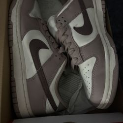 $90 Women Brown Dunks Size 6.5 Only Pick Up In El Cajon Only Worn Once 