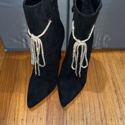 Beautiful Steven Madden Booties