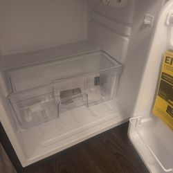 Insignia Mini Fridge Like New 