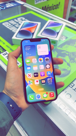 Apple 𝚒𝙿𝚑𝚘𝚗𝚎 14 256GB / 128GB  | $50 Down And Take It Home!