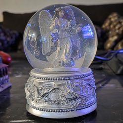 Musical Snow Globes 