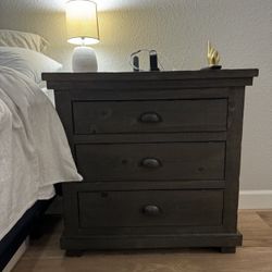 Bedroom Set For Sale