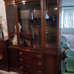  Bassett China Cabinet Set